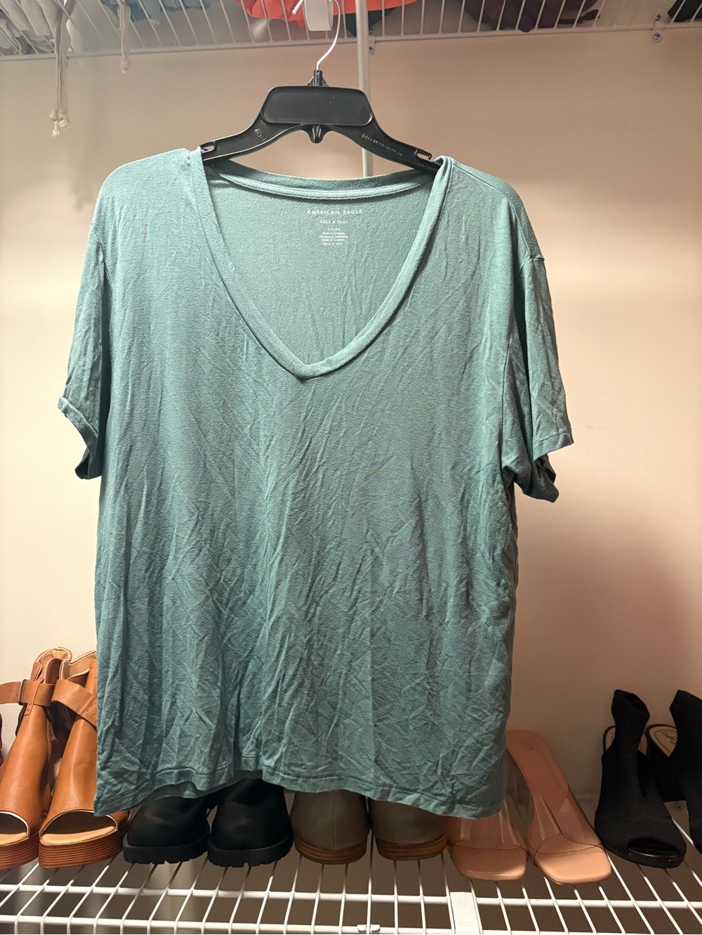 American Eagle Outfitters Short Sleeve V-Neck